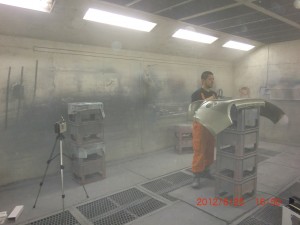 塗装ブースの作業環境測定の実施